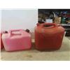 Image 4 : 5 Plastic Gas Containers Various Sizes