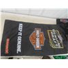 Image 5 : Harley Davidson Flag, Suspenders, 3 Tshirts, Bike Cover, Poster & More