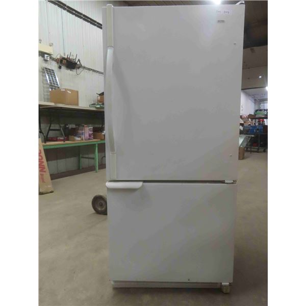 Kenmore Fridge with Bottom Freezer 65 1/2'' x 30'' x 29 3/4'' Missing Drawers