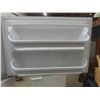 Image 9 : Frigidaire Upright Fridge with Top Freezer 65'' x 28 1/2'' x 29''
