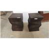 Image 1 : 2 Moden Stands 23'' x 16'' x 16''