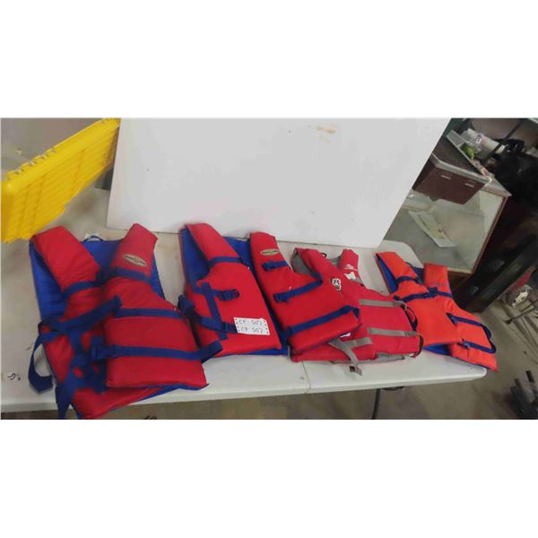 4 Adult Life Jackets , Storage Bin 