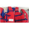 Image 5 : 4 Adult Life Jackets , Storage Bin 