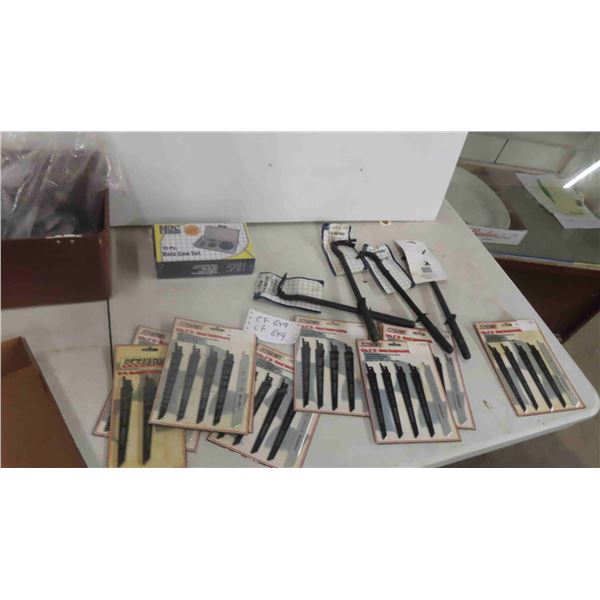 11 Packs of 5 Reciprocating Blades , 4 Nail Pullers , Hole Saw Kit