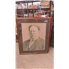 Image 1 : William Howard Posterazzi Large Framed Photo 50 1/2'' x 41 1/2'' 