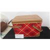 Image 1 : Retro Metal Picnic Basket 9'' x 13'' x 9 1/2''