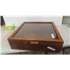 Image 1 : Taple Top Display Case 6 1/2'' x 22'' x 22'' 