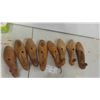 Image 1 : 8 Wooden Shoe Forms