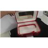 Image 5 : Vintage Red Make Up Case 6'' x 12 1/2'' x 8'' 