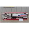Image 1 : Loctite Nylint Trans Tanker Freightliner 24'' Scale 1:23 