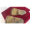 Image 8 : Antique Cree First Nations Beaded Moose Hide Mittens with Fringe and Fur Trim Size Large