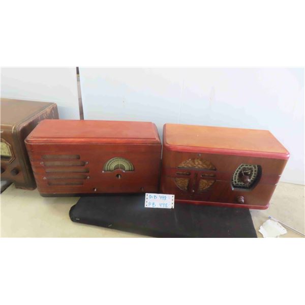 2 Vintage Radios Arcadia & Unknown Make 