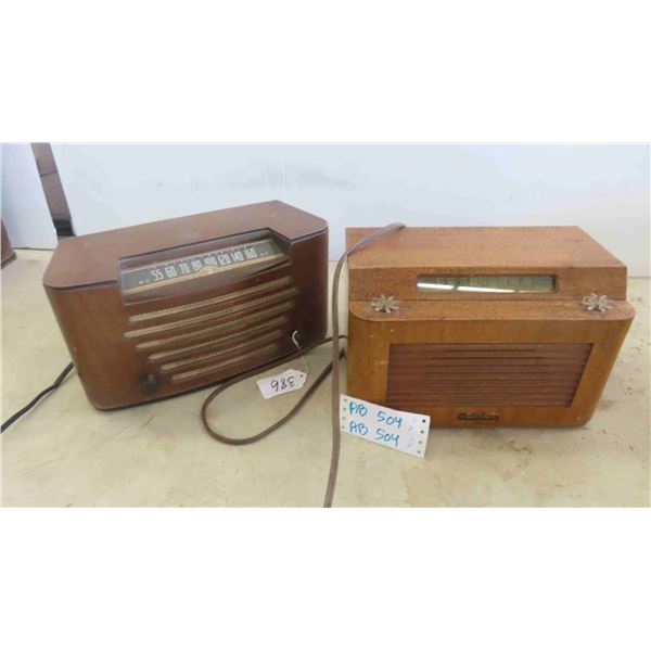 2 Vintage Radios Viking & Electrohome