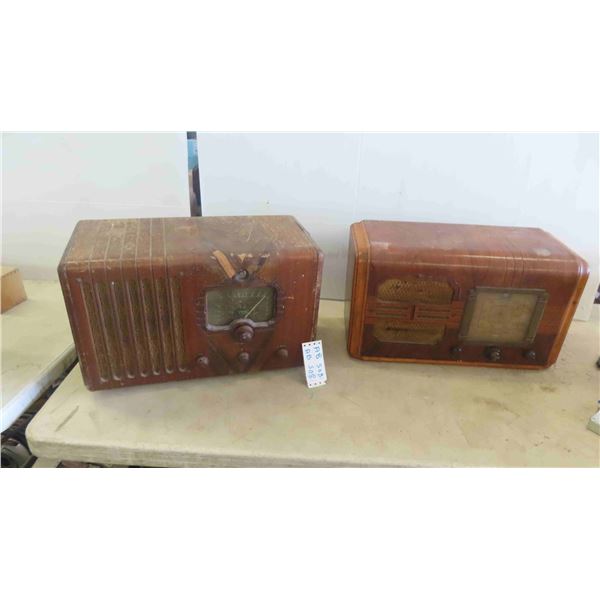 2 Vintage Radios RCA & Viking