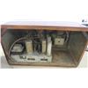 Image 7 : 2 Vintage Radios RCA & Viking
