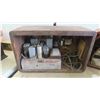 Image 9 : 2 Vintage Radios RCA & Viking
