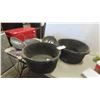 Image 1 : 3 Brooder Lights, 2 Feed Buckets 