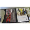 Image 1 : Limited Edition Marvel Premium Deadpool & Wolverine 2 Piece Art Print 