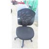 Image 2 : High Back Mesh Swivel/Adjustable Office Chair on Casters 