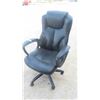 Image 2 : High Back Adjustable/Swivel Office Chair with Arms on Casters 