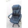 Image 3 : High Back Adjustable/Swivel Office Chair with Arms on Casters 