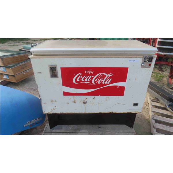 Vintage 1950s Coke Machine - Needs New Cord 