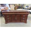 Image 1 : Buffet 37'' x 68'' x 19''