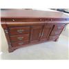 Image 5 : Buffet 37'' x 68'' x 19''