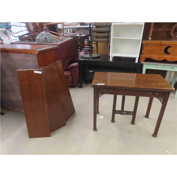 Walnut Fold Out Table with 3 Leafs (Normal Size) 31'' x 38''