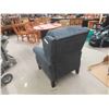 Image 5 : Power Recliner - Good Condition