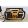 Image 1 : Dewalt Jobsite Radio/Battery Charger 