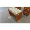 Image 4 : Maple Dresser 28'' x 44'' x 19'' with Stool 