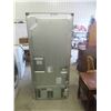 Image 3 : LG Stainless Fridge with Bottom Freezer 67'' x 30'' x 30'' 