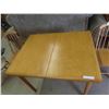 Image 3 : Antique Maple Table 31'' x 40'' x 31'' with 6 Chairs 