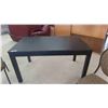 Image 2 : Table 29'' x 55'' x 33'' with 4 Chairs 