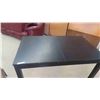 Image 3 : Table 29'' x 55'' x 33'' with 4 Chairs 