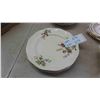 Image 2 : 24 Tudor Rose 22kt Gold Dishes , 9 Regency 