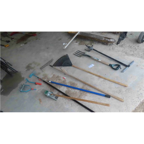6 Hand Yard Tools : Potato Fork , Digger, Rakes, Weed Picker, Extra