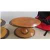 Image 2 : 2 Cabin Stands 15 1/2'' x 26'' x 13'' & 15'' x 24'' x 12''