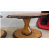 Image 3 : 2 Cabin Stands 15 1/2'' x 26'' x 13'' & 15'' x 24'' x 12''