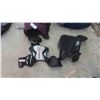 Image 2 : Quantity of Sports Equipment: Mainly Hockey, Pants, Shoulder
