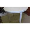 Image 3 : Patio Table 29'' x 42'' 