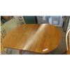 Image 3 : Oak Table 30'' x 42'' x 59'' , One Leaf 12'' , 4 Chairs 