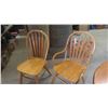 Image 6 : Oak Table 30'' x 42'' x 59'' , One Leaf 12'' , 4 Chairs 