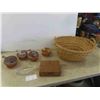 Image 1 : 3 Onion Soup Bowls with Basket, Wicker Basket, Benson Hidges Wood 