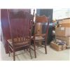 Image 2 : 3 Vintage Oak Chairs 