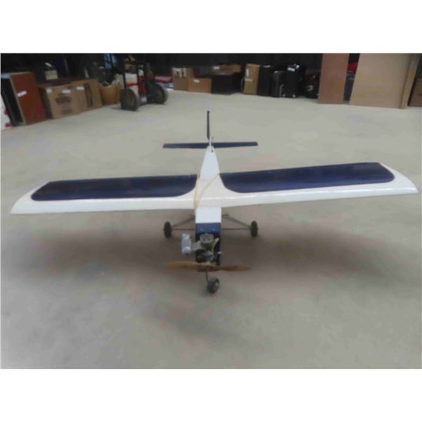 Gas Powered Remote Controlled Airplane No Remote 42'' x 52'' x 15'' 