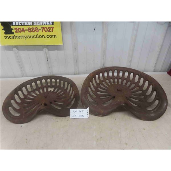 2 Tractor Seats : John Deere 79 & Toronto 34 