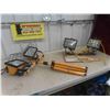 Image 1 : 2 Sets of Halogen Work Lights One with Stand 