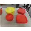 Image 5 : 3 Nesting Bowls , Pyrex Dish , Vintage Tupperware